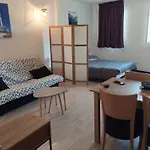 Grand Classe 2 Etoiles De 1 A 4 Personnes Apartament