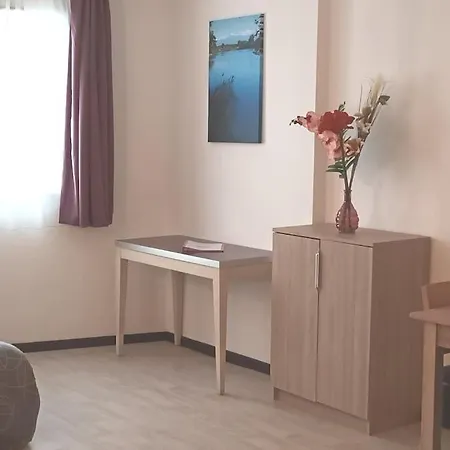 Grand Classe 2 Etoiles De 1 A 4 Personnes *