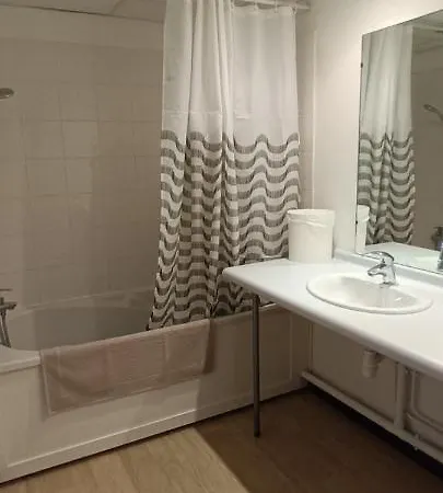 Grand Classe 2 Etoiles De 1 A 4 Personnes Apartament