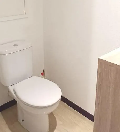 Grand Classe 2 Etoiles De 1 A 4 Personnes Apartman *