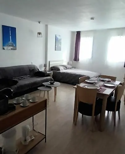 Grand Classe 2 Etoiles De 1 A 4 Personnes Apartmán